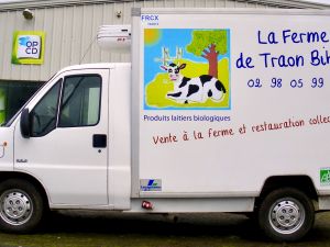 Camion caisse LA FERME DE TRAON BIHAN