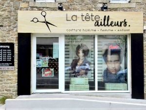 Enseigne lettres découpées LA TÊTE AILLEURS