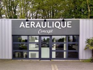 Enseigne lettres découpées AERAULIQUE