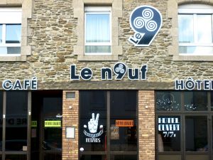 Enseigne lettres découpéesLE NEUF