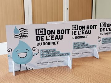 Chevalets pour Eau Du Ponant, pensez à bien vous hydrater 🚰🌤️ #publicité#publio#chevalet#communication#hydratation#eauduponant#brest